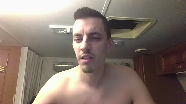 Snapshot of luverrboyy chatting on June 18, 2026, 2:34 am luverrboyy online show from June 18, 2026, 2:34 am