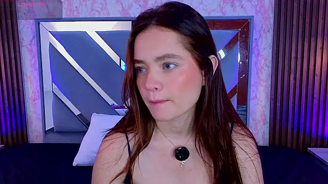 Snapshot of LittleeSara18 chatting on June 2, 2026, 11:23 am LittleeSara18 online show from June 2, 2026, 11:23 am