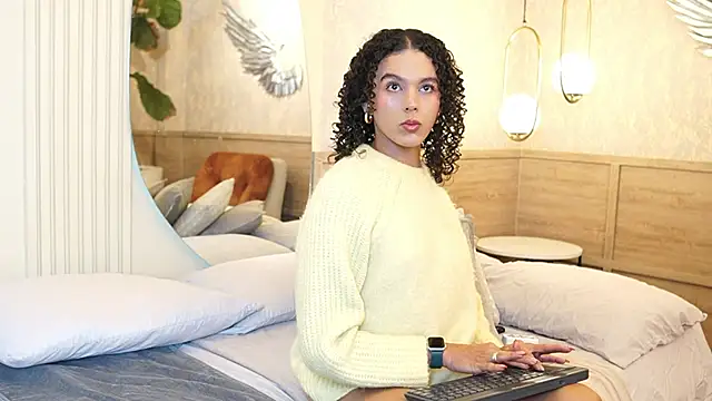 Snapshot of Luxa_Velvet chatting on February 23, 2026, 12:24 pm Luxa Velvet online show from February 23, 2026, 12:24 pm