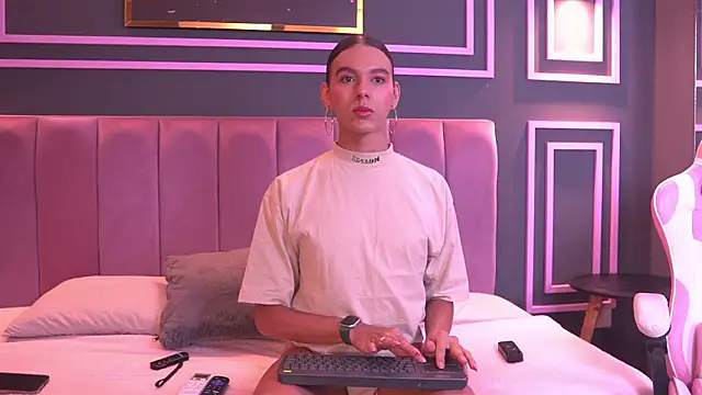 Snapshot of Luxa_Velvet chatting on February 28, 2026, 12:50 pm Luxa Velvet online show from February 28, 2026, 12:50 pm