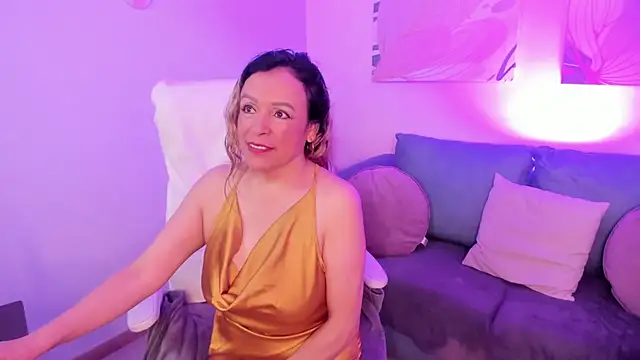 Ivonne 4 online show from March 29, 2026, 1:11 pm