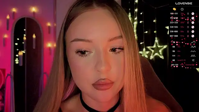 Snapshot of Nestyzz chatting on February 24, 2026, 3:26 am Nestyzz online show from February 24, 2026, 3:26 am