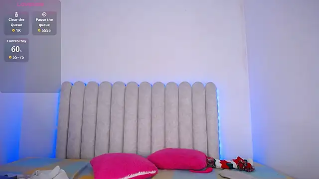 Snapshot of MiaFoox__ chatting on February 26, 2026, 10:20 pm MiaFoox online show from February 26, 2026, 10:20 pm