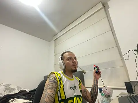 Snapshot of Maximo_Garcia17 chatting on March 3, 2026, 2:28 am Maximo Garcia17 online show from March 3, 2026, 2:28 am