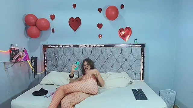 ahnaysex online show from February 22, 2026, 8:51 pm