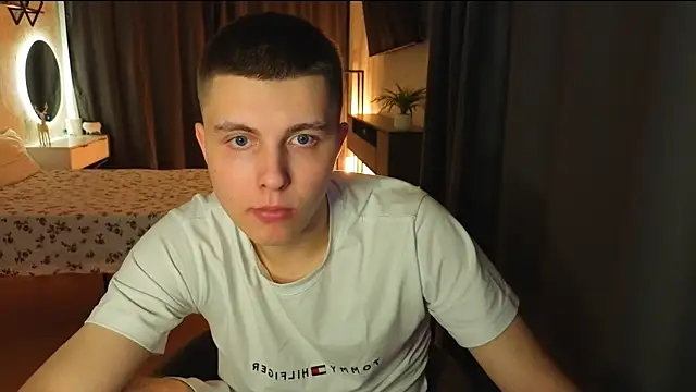 Snapshot of Keviin777 chatting on February 22, 2026, 7:12 pm Keviin777 online show from February 22, 2026, 7:12 pm