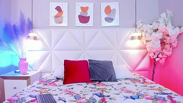 Snapshot of Kitty__444 chatting on February 23, 2026, 12:13 pm Kitty 444 online show from February 23, 2026, 12:13 pm