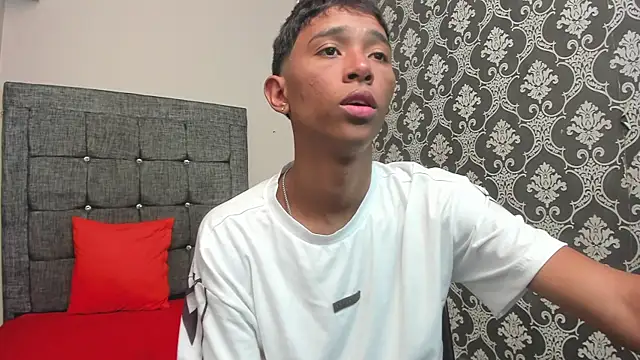 Little Twink19x online show from March 5, 2026, 7:10 pm