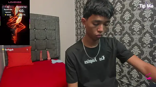 Little Twink19x online show from April 15, 2026, 7:21 pm