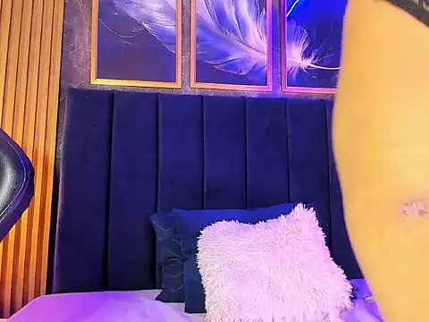 Julietta Foxx online show from March 25, 2026, 3:56 am