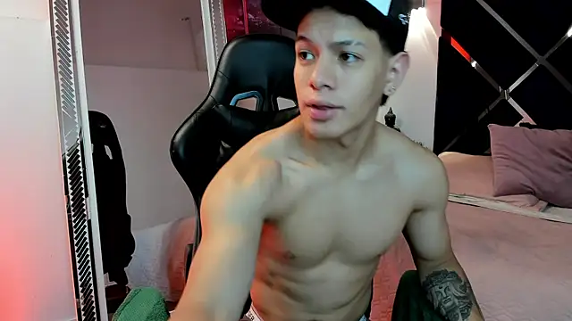 TonyPetrovjs online show from April 5, 2026, 3:26 am