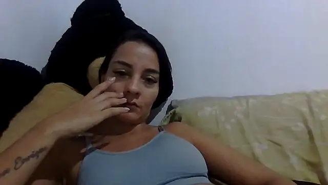 yesica2507 online show from June 15, 2026, 9:39 pm