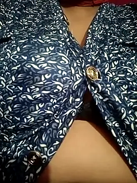 Snapshot of Karishma_bhabi99A chatting on July 5, 2026, 12:28 am Karishma bhabi99A online show from July 5, 2026, 12:28 am