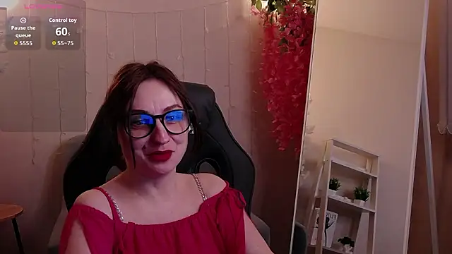 AlexaVitton online show from March 13, 2026, 8:32 am