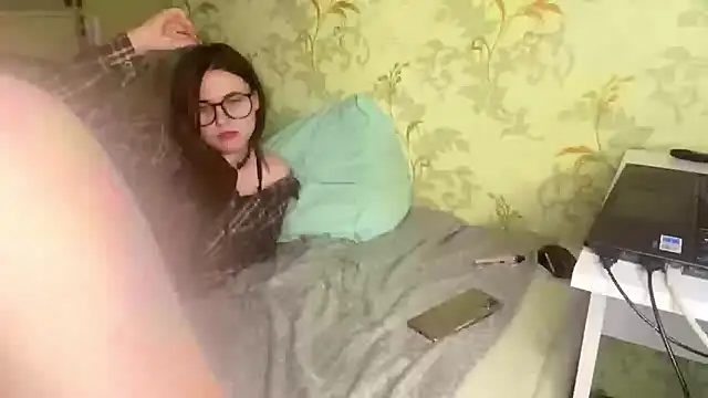 GloriaBabyCouple online show from March 6, 2026, 1:40 pm