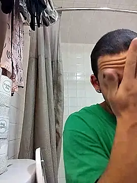 momo0208 online show from March 8, 2026, 9:51 pm