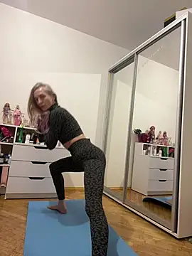 Snapshot of Faiiry_ chatting on February 24, 2026, 3:59 am Faiiry online show from February 24, 2026, 3:59 am