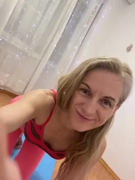 Snapshot of Faiiry_ chatting on March 4, 2026, 2:50 am Faiiry online show from March 4, 2026, 2:50 am