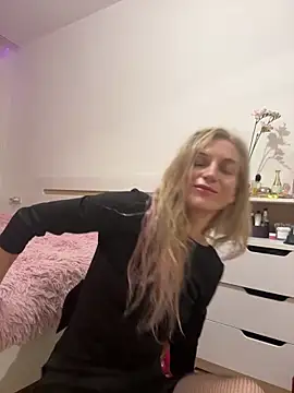 Snapshot of Faiiry_ chatting on March 5, 2026, 3:46 am Faiiry online show from March 5, 2026, 3:46 am