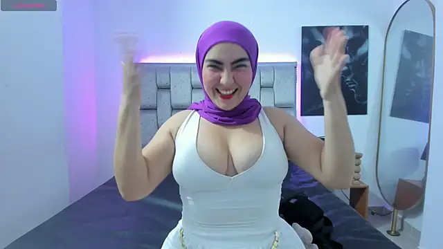 Snapshot of Malika_Noor chatting on July 17, 2026, 3:18 pm Malika Noor online show from July 17, 2026, 3:18 pm