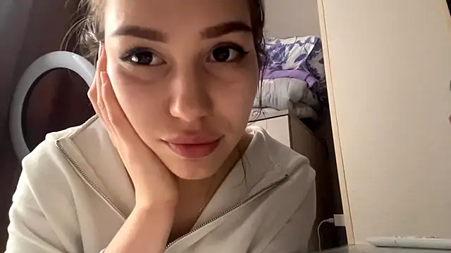 HypnoticEyeys online show from February 25, 2026, 11:20 am