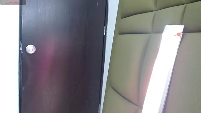 mia0207 online show from February 21, 2026, 4:41 pm