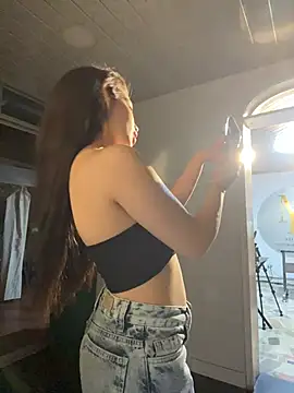 Snapshot of Mady_Pink chatting on March 2, 2026, 5:08 am Mady Pink online show from March 2, 2026, 5:08 am