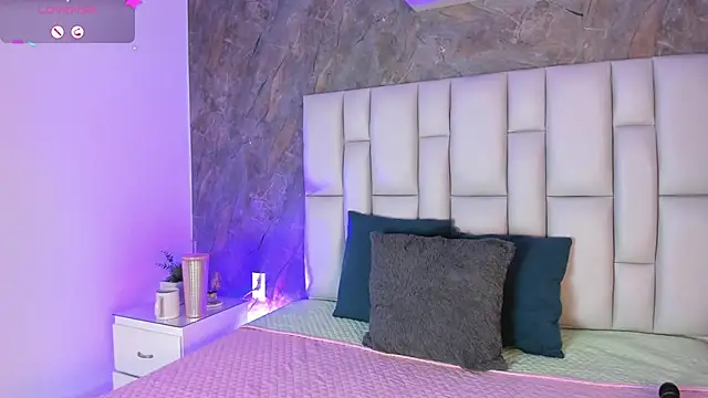lya gomez online show from April 28, 2026, 2:49 am