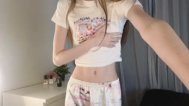 arina waifu online show from April 10, 2026, 3:17 pm