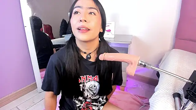 Valecute  online show from April 7, 2026, 8:09 pm