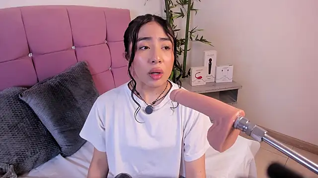 Valecute  online show from June 26, 2026, 8:24 pm