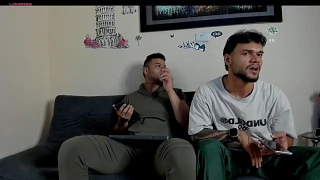 heteros hot  online show from April 15, 2026, 9:37 pm