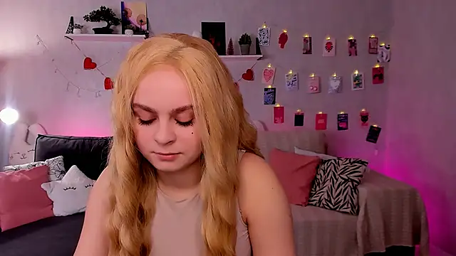 VivienAllen online show from February 21, 2026, 4:24 am