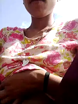 wifedesi7050 online show from April 8, 2026, 4:34 am