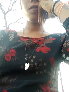 wifedesi7050 online show from April 9, 2026, 11:48 am