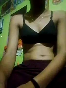 wifedesi7050 online show from May 25, 2026, 5:08 pm