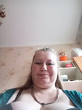 Snapshot of KiraStanton chatting on June 7, 2026, 5:49 pm KiraStanton online show from June 7, 2026, 5:49 pm