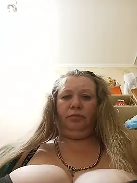 Snapshot of KiraStanton chatting on June 26, 2026, 1:21 am KiraStanton online show from June 26, 2026, 1:21 am