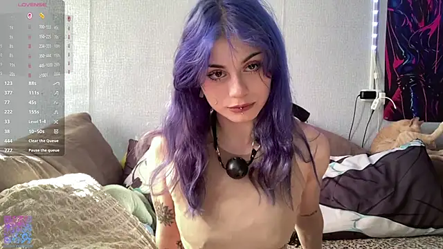 Emmibrilson online show from June 12, 2026, 12:48 pm