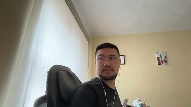 Snapshot of jasonryu2025 chatting on April 2, 2026, 10:46 am jasonryu2025 online show from April 2, 2026, 10:46 am