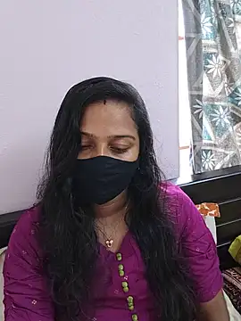 Shaliniqueen online show from June 11, 2026, 6:33 am
