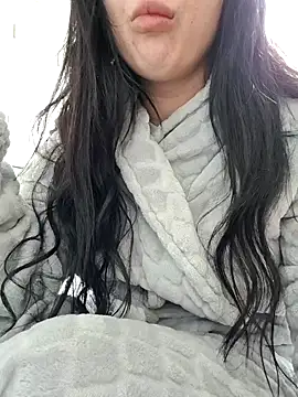 halii21 online show from February 22, 2026, 2:04 pm