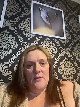 Snapshot of Busty-GilfQuinn chatting on February 20, 2026, 6:52 pm Busty-GilfQuinn online show from February 20, 2026, 6:52 pm