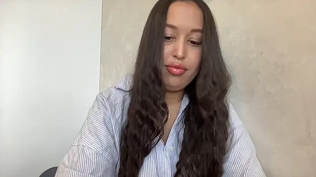 Dana 005 online show from June 7, 2026, 3:38 pm