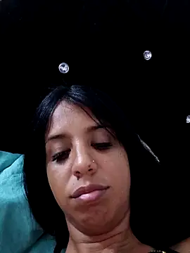 skinnyprety18 online show from March 3, 2026, 4:07 am