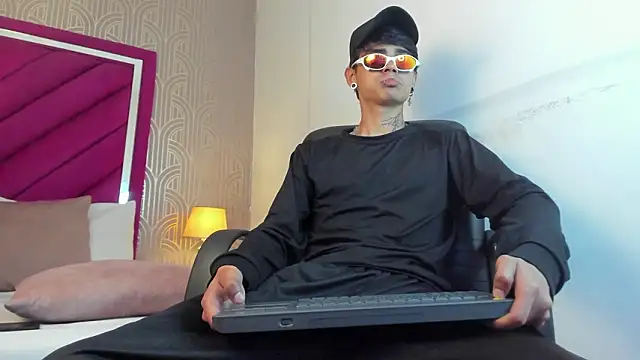 Dominic Foxx online show from February 27, 2026, 1:22 pm