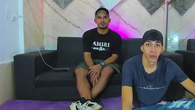 Snapshot of Latins_on_fire chatting on March 5, 2026, 7:54 pm Latins on fire online show from March 5, 2026, 7:54 pm