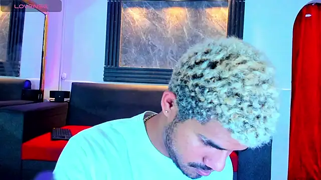 Snapshot of Latins_on_fire chatting on March 16, 2026, 11:36 am Latins on fire online show from March 16, 2026, 11:36 am