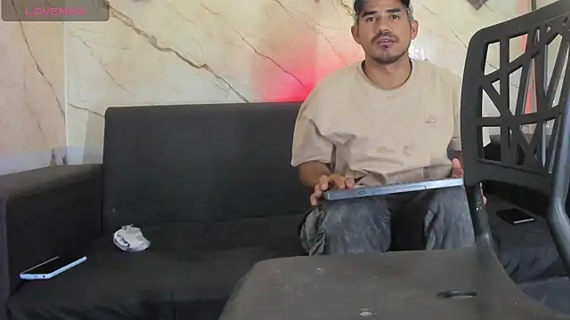 Snapshot of Latins_on_fire chatting on March 18, 2026, 1:36 pm Latins on fire online show from March 18, 2026, 1:36 pm