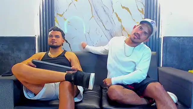 Snapshot of Latins_on_fire chatting on March 20, 2026, 1:54 am Latins on fire online show from March 20, 2026, 1:54 am